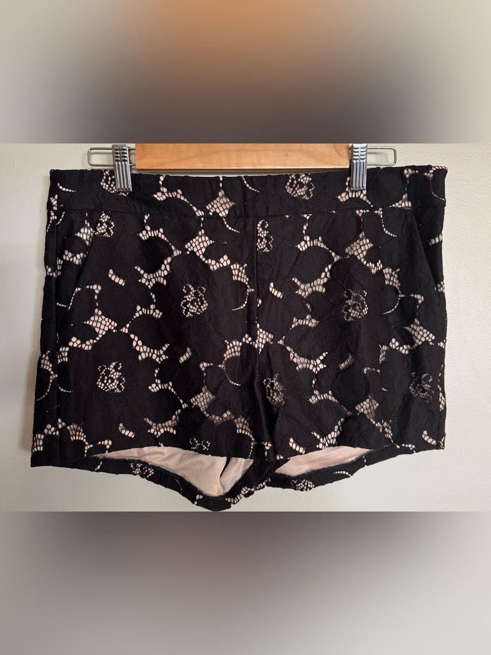 Express Black Lace Overlay Dress Shorts Nude Lining Women’s Size 10